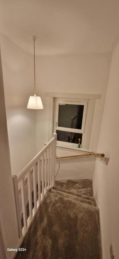 Archillects Entire Two Bedroom Comfy House - Free Parking Glasgow Exteriör bild